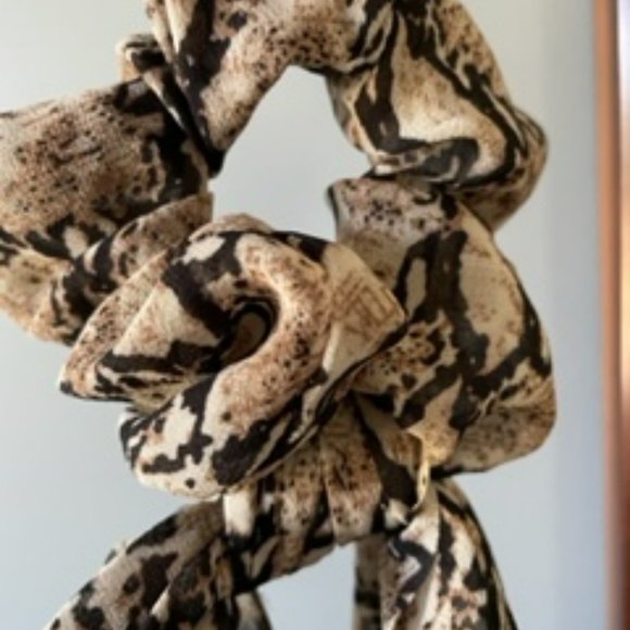 NWOT WHBM Python Scrunchie - Picture 4 of 4